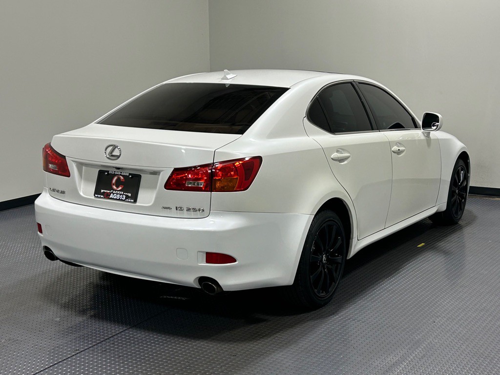 2007 Lexus IS Image 5
