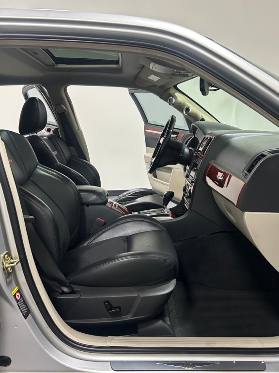 2006 Chrysler 300 Image 12