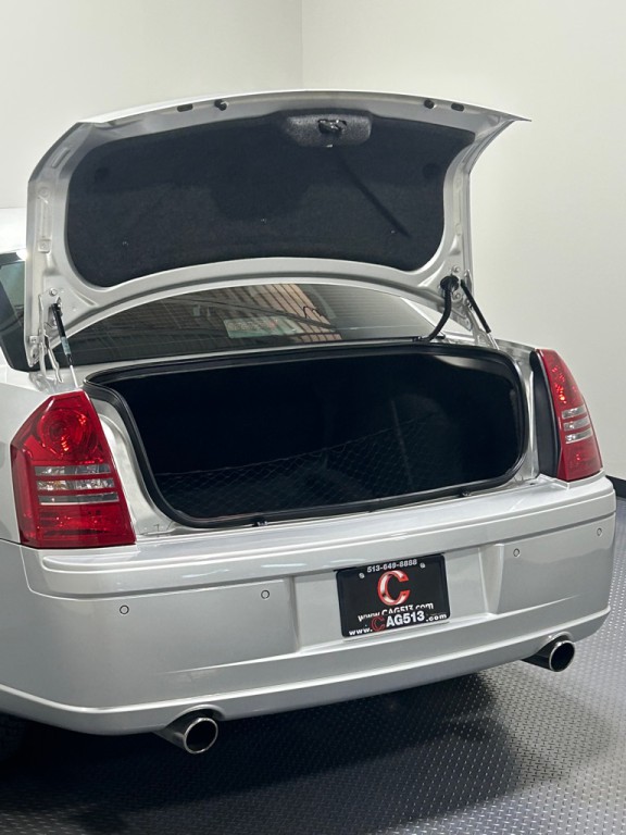2006 Chrysler 300 Image 13
