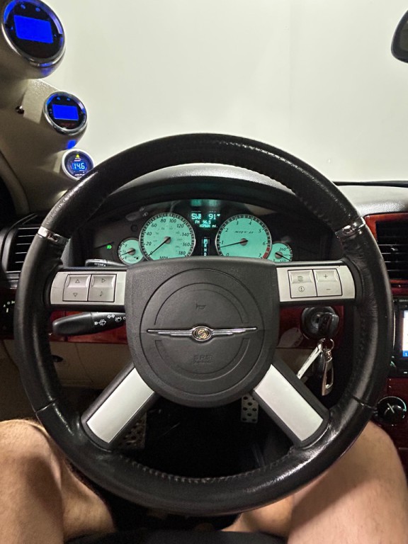 2006 Chrysler 300 Image 16
