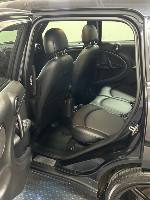 2015 MINI Cooper Image 9