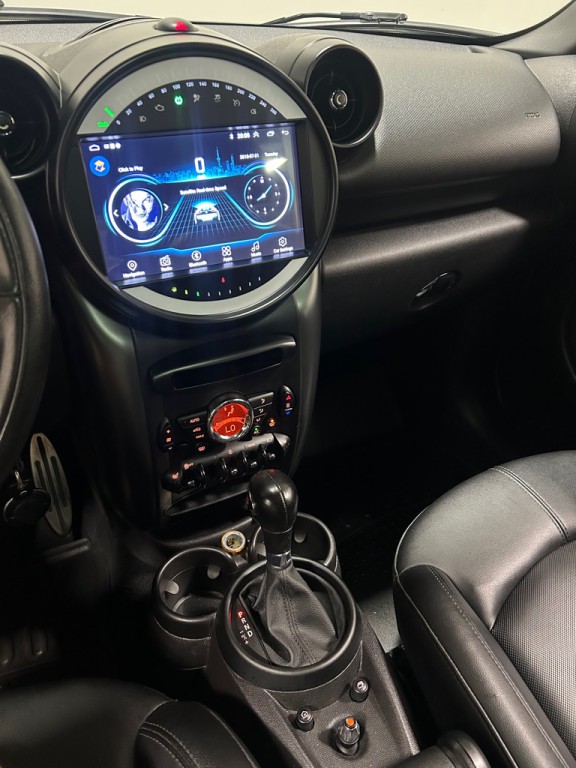 2015 MINI Cooper Image 14