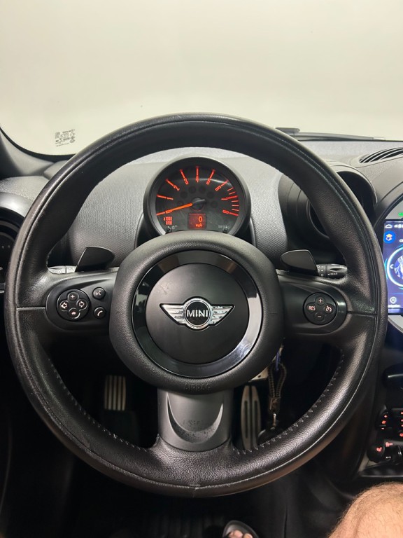 2015 MINI Cooper Image 15
