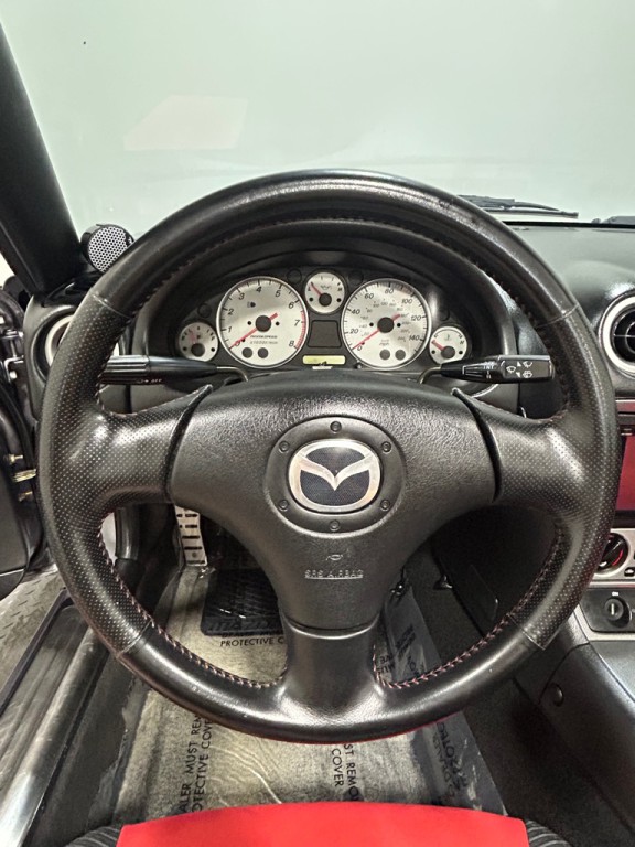 2004 Mazda MX-5 Miata Image 13