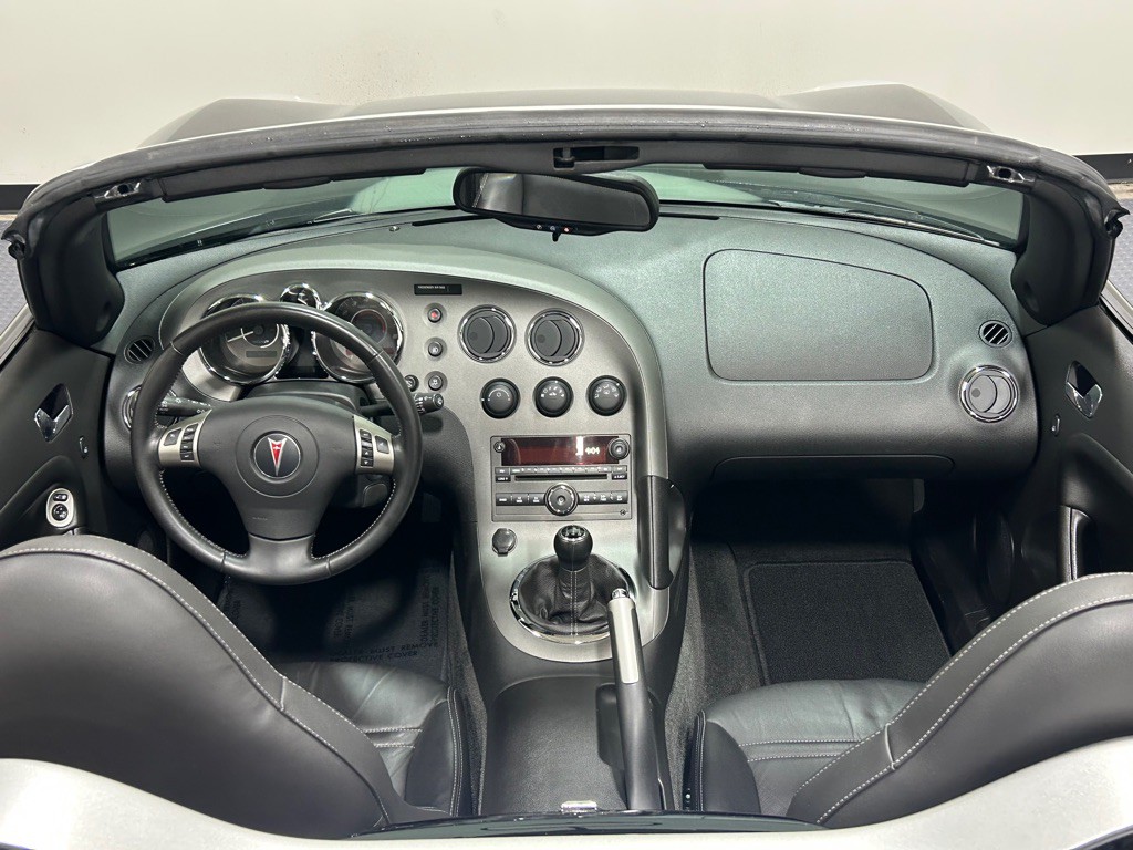 2008 Pontiac Solstice Image 16