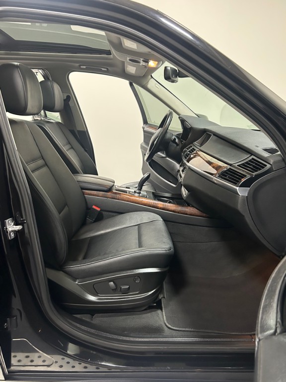 2012 BMW X5 Image 12