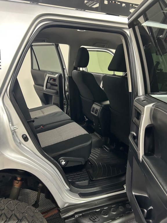 2015 Toyota 4Runner Image 10