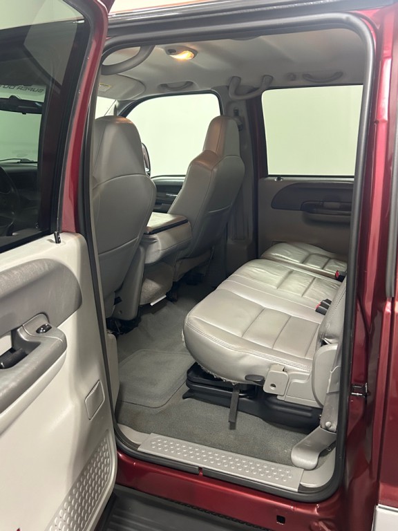2004 Ford F-250 Image 9
