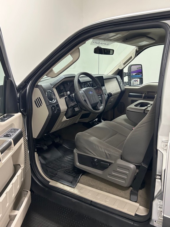 2010 Ford F-250 Image 8