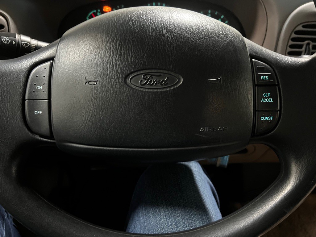 1997 Ford F-150 Image 6
