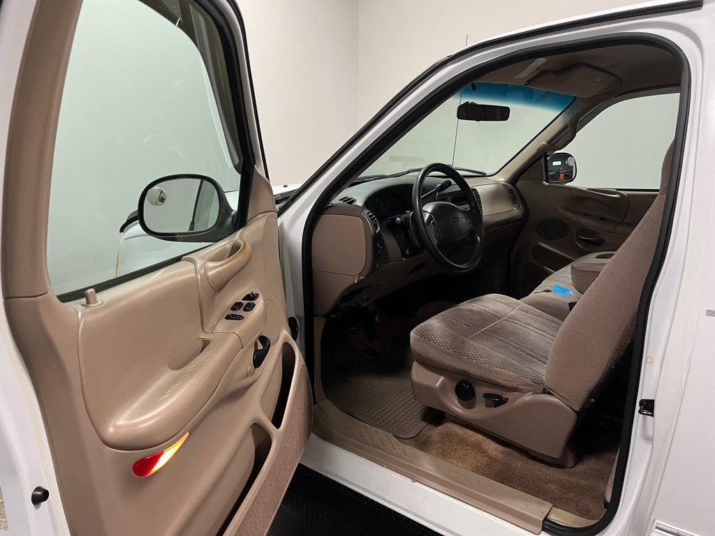 1997 Ford F-150 Image 8