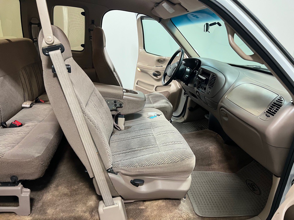 1997 Ford F-150 Image 11