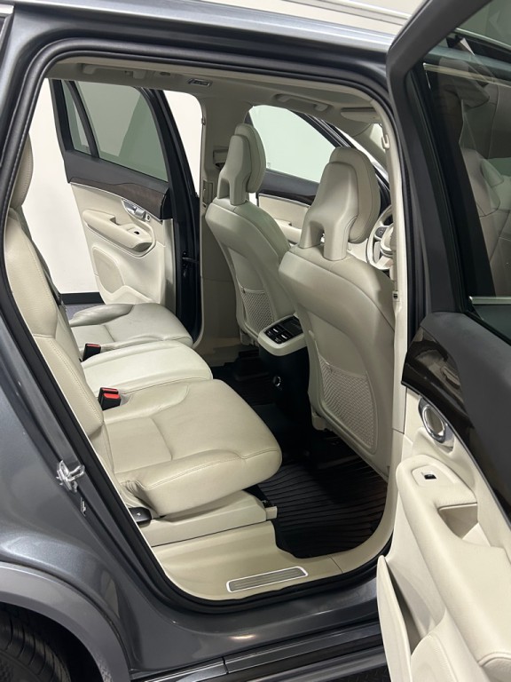 2017 Volvo XC90 Image 10
