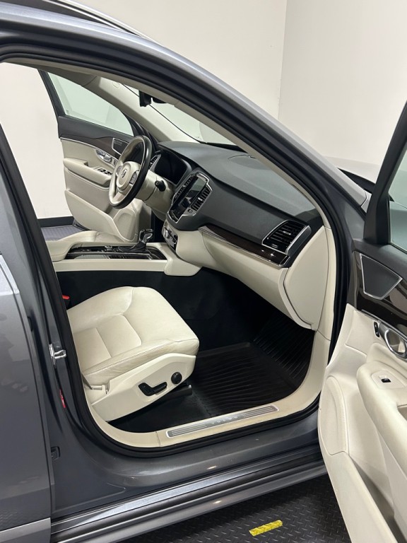 2017 Volvo XC90 Image 12