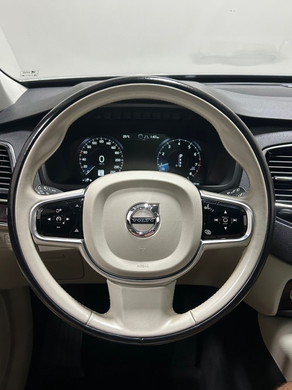 2017 Volvo XC90 Image 17