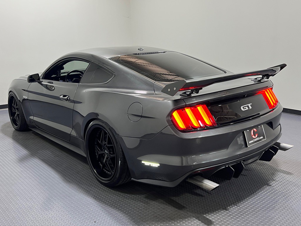 2017 Ford Mustang Image 21