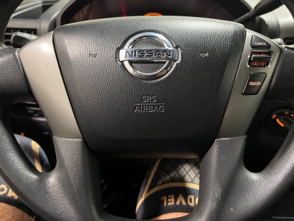 2015 Nissan Titan Image 6