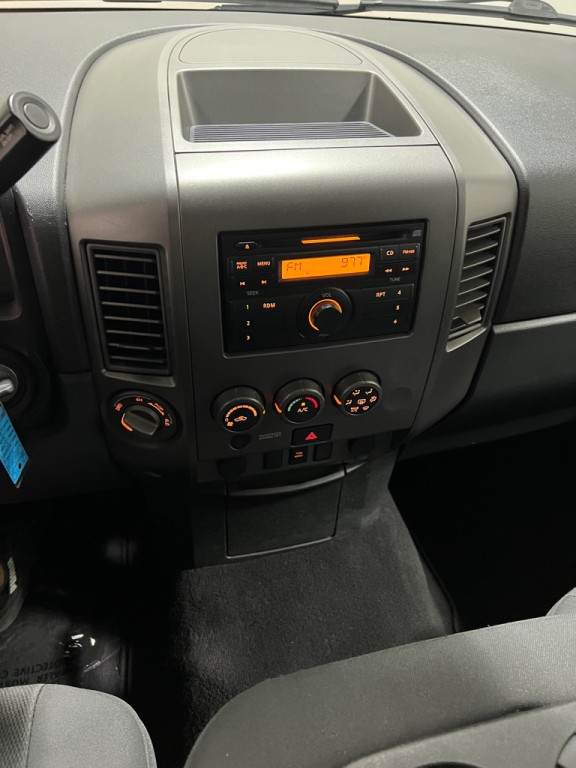 2015 Nissan Titan Image 7