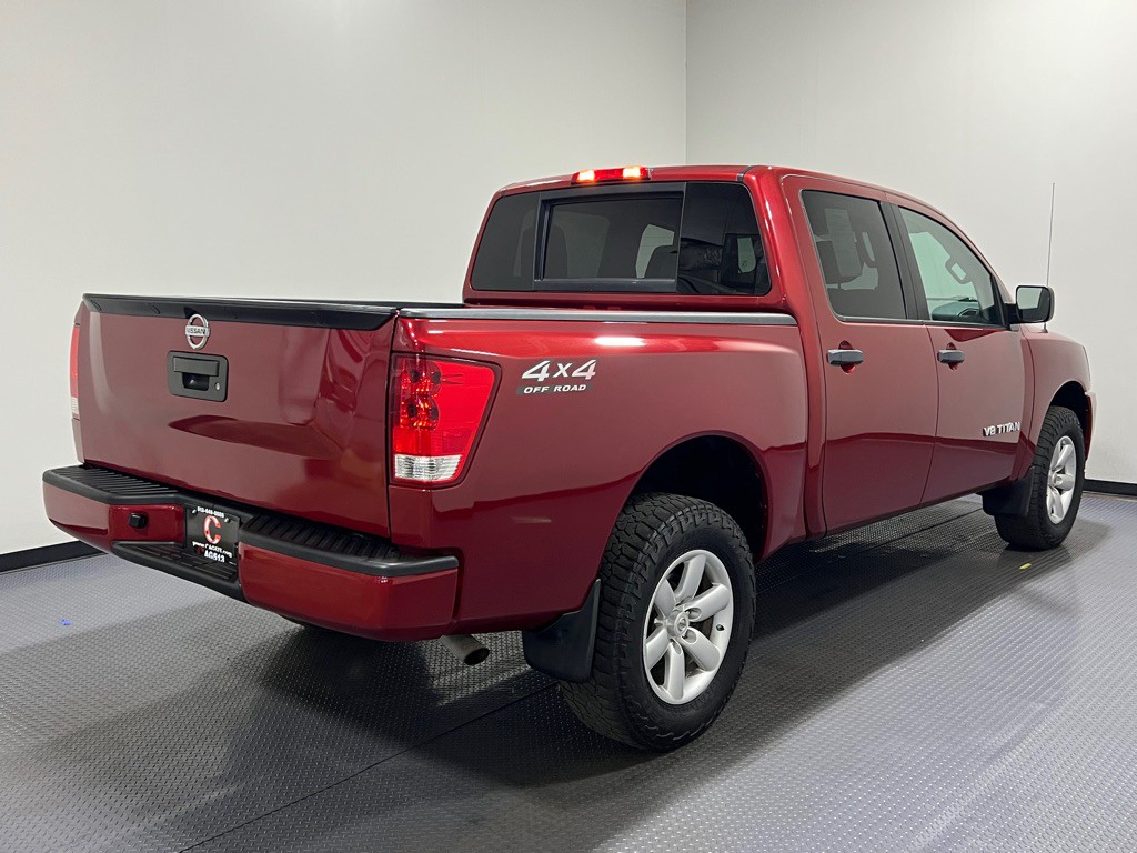 2015 Nissan Titan Image 22