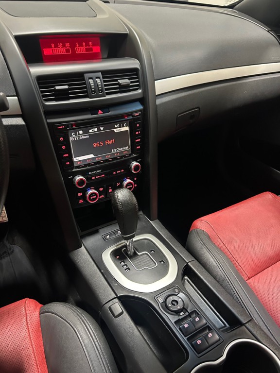 2008 Pontiac G8 Image 12