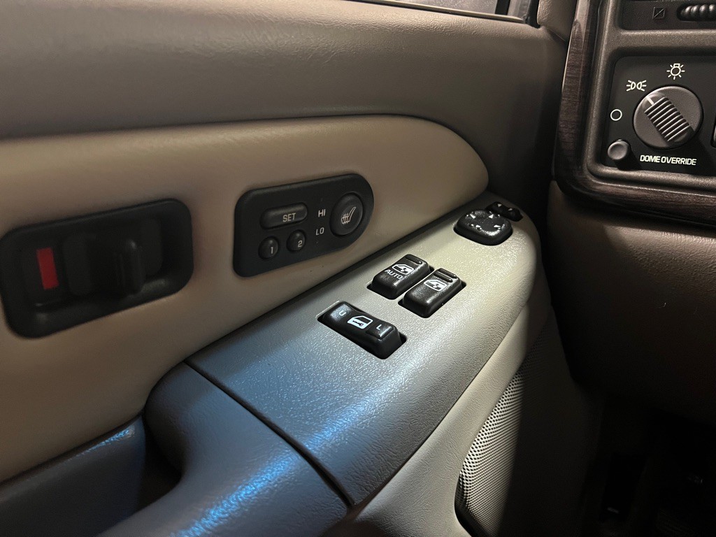2002 GMC Sierra Image 8