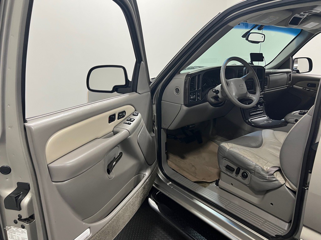 2002 GMC Sierra Image 10