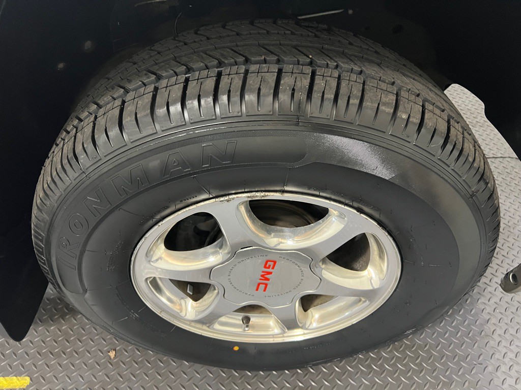 2002 GMC Sierra Image 17