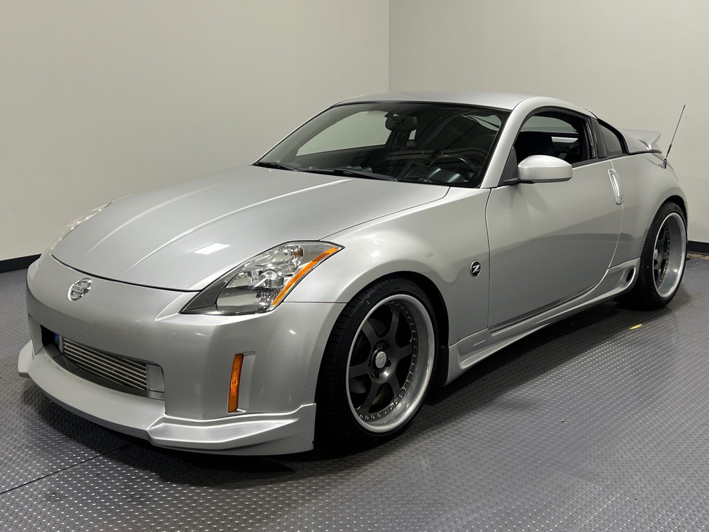 2004 Nissan 350Z Image 1