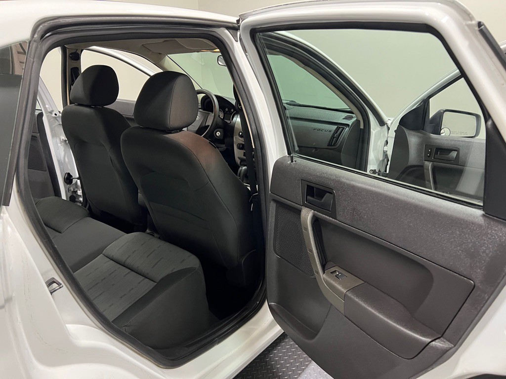 2008 Ford Focus Image 11