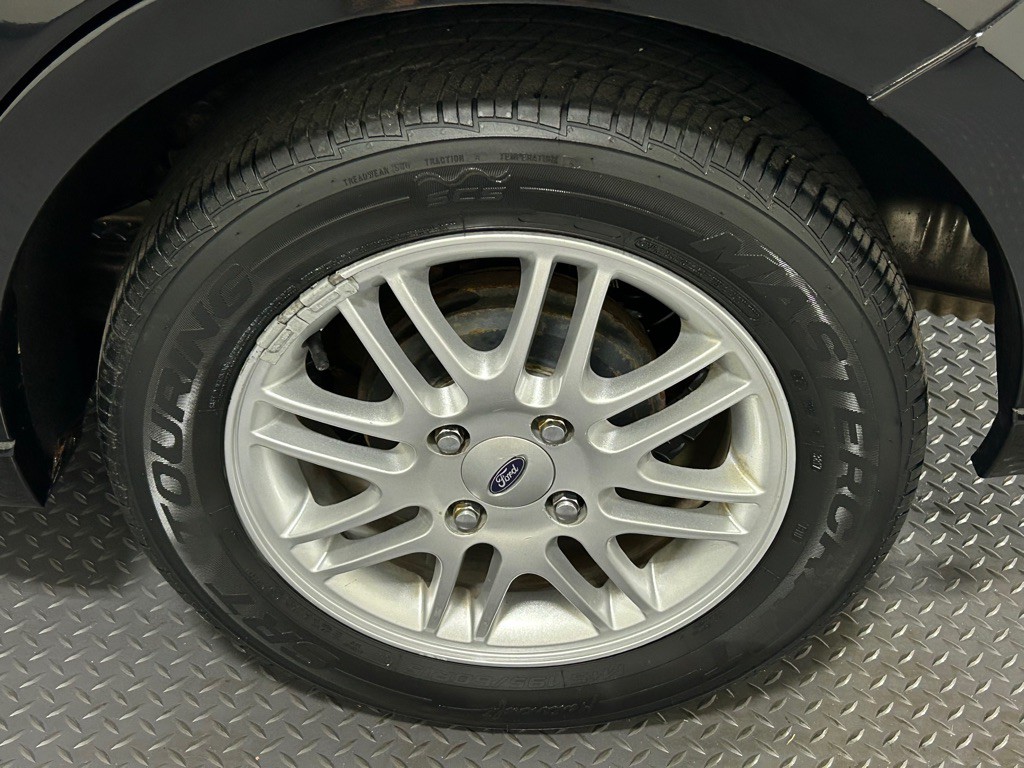 2009 Ford Focus Image 18