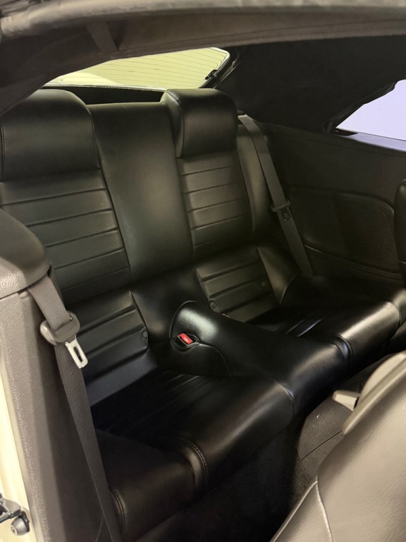 2007 Ford Mustang Image 9