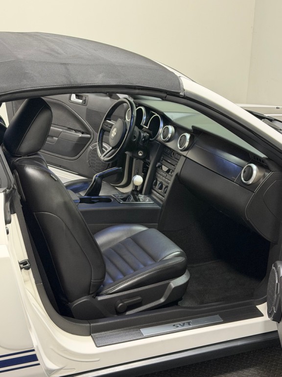 2007 Ford Mustang Image 10