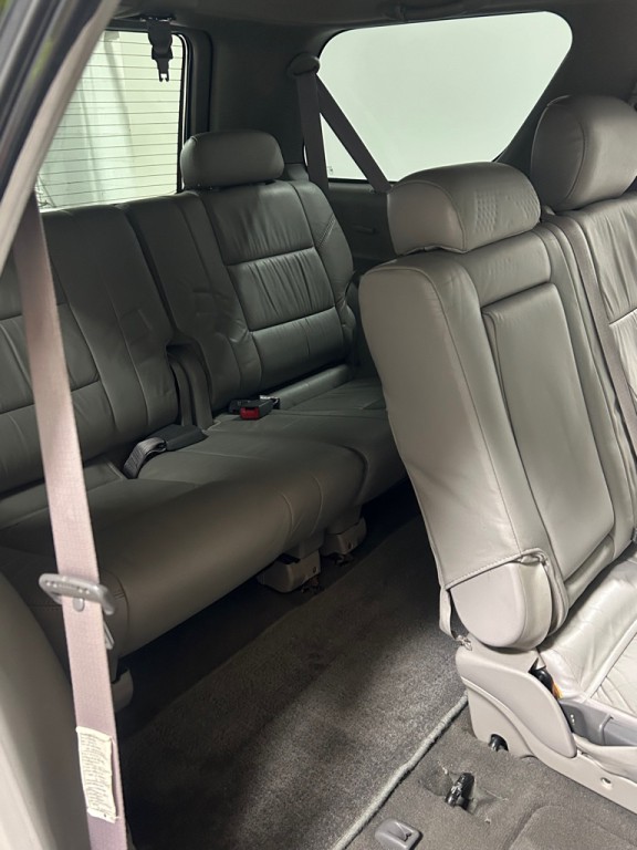 2002 Toyota Sequoia Image 11