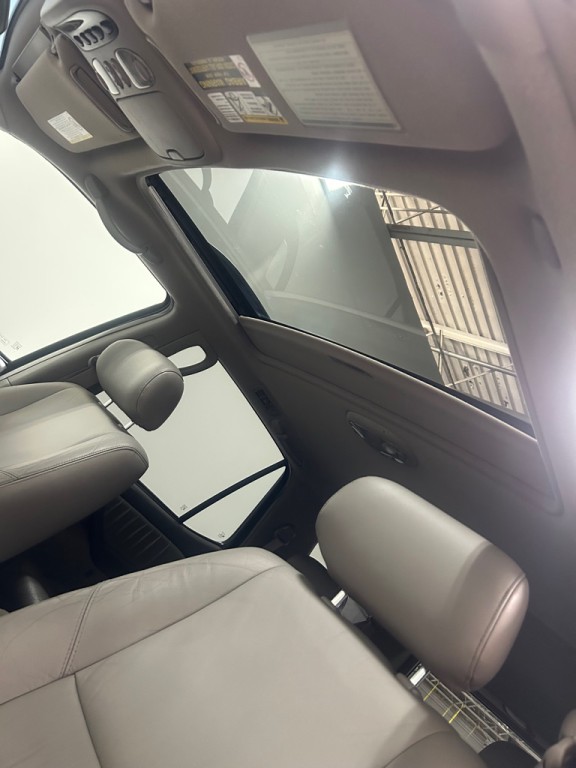 2002 Toyota Sequoia Image 14