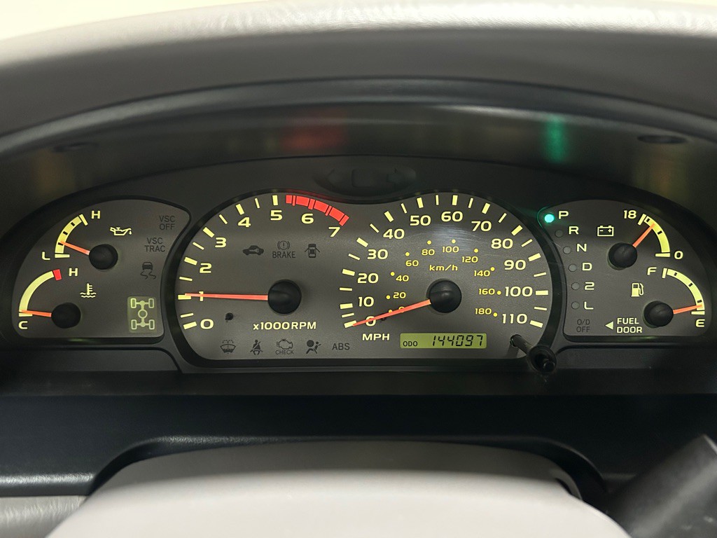 2002 Toyota Sequoia Image 17