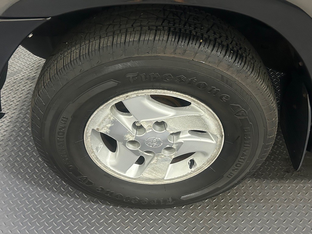 2002 Toyota Sequoia Image 22