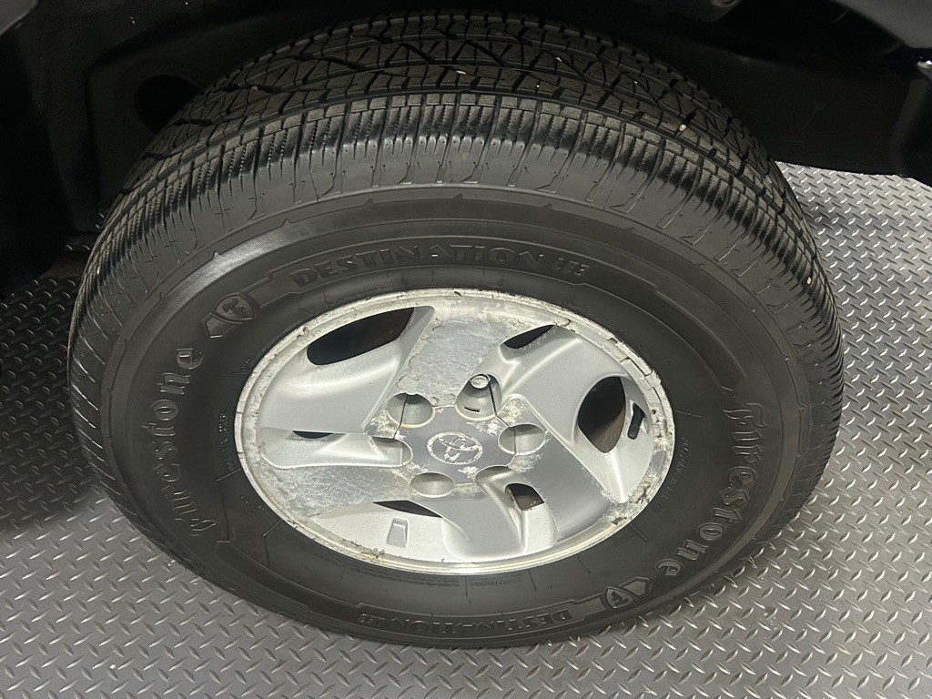 2002 Toyota Sequoia Image 23