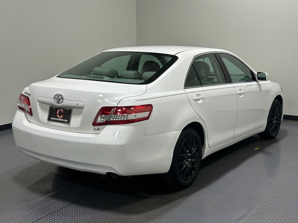 2010 Toyota Camry Image 5