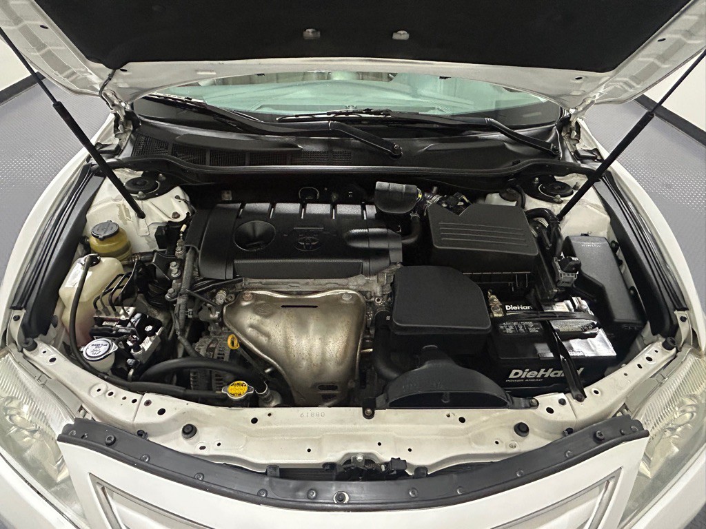 2010 Toyota Camry Image 17