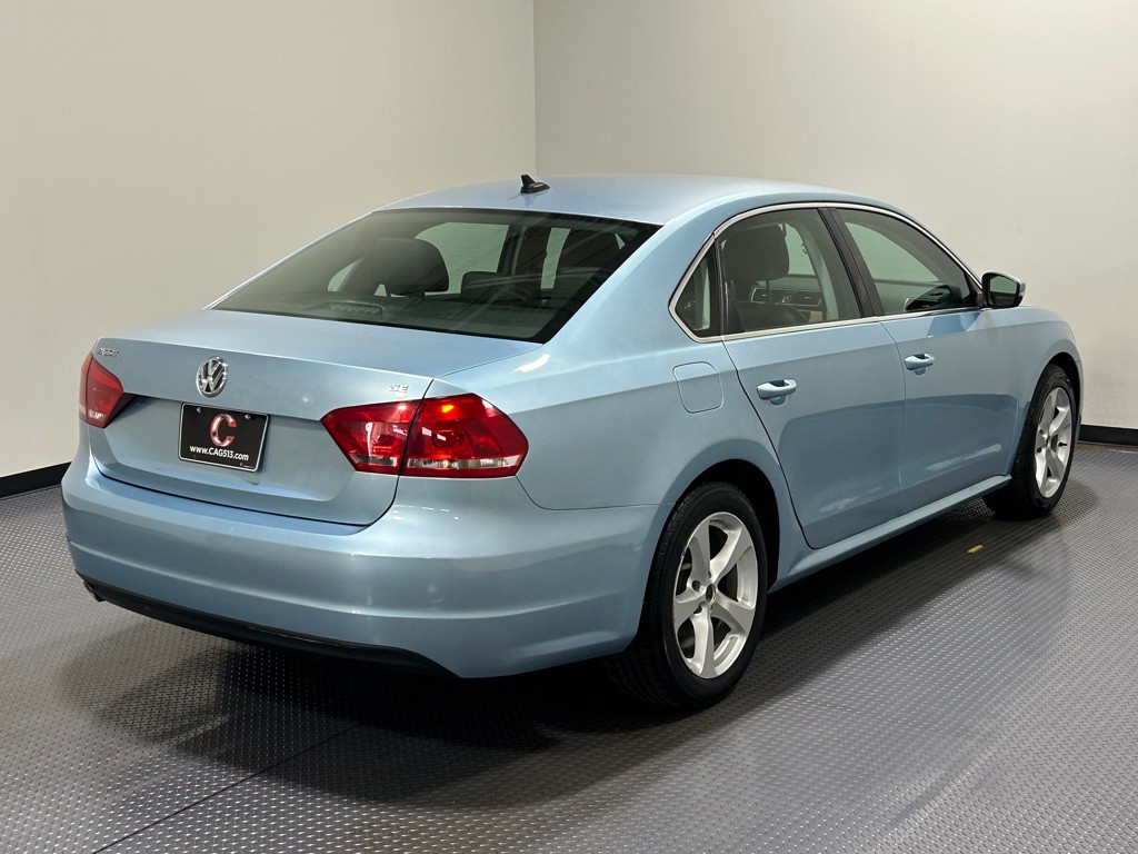 2013 Volkswagen Passat Image 5