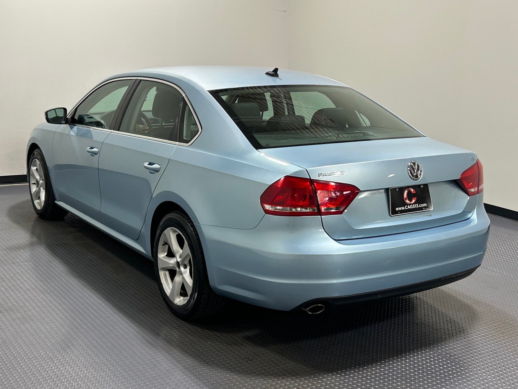 2013 Volkswagen Passat Image 7