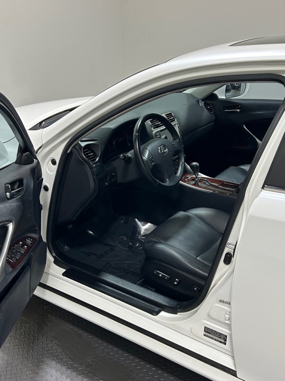 2008 Lexus IS Image 8
