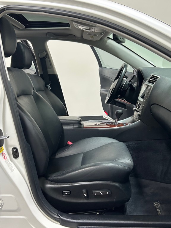 2008 Lexus IS Image 12