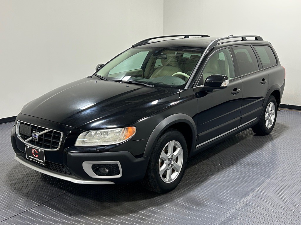2008 Volvo XC70 Image 1