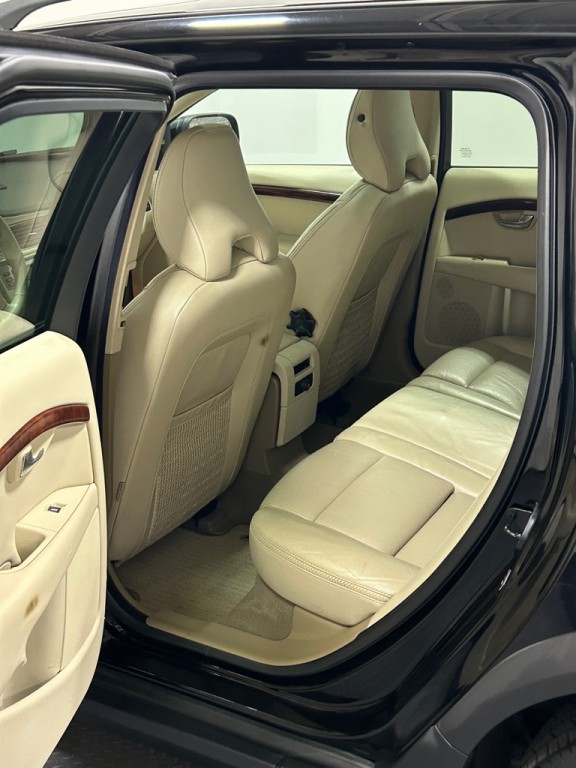 2008 Volvo XC70 Image 9