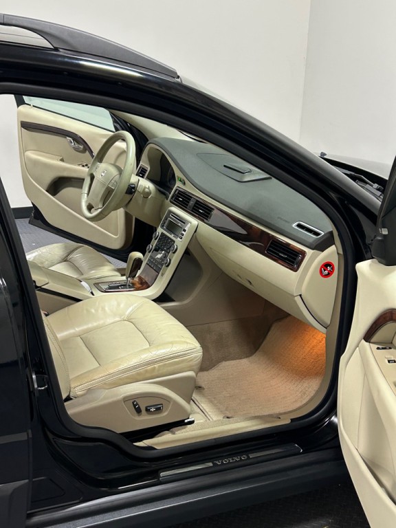 2008 Volvo XC70 Image 11