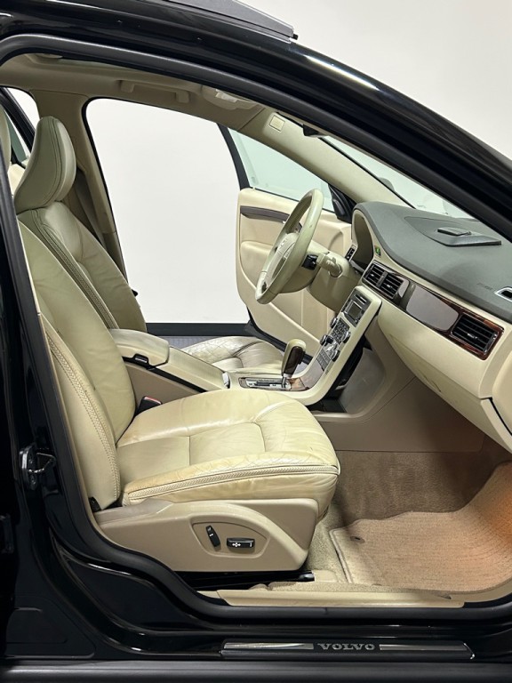 2008 Volvo XC70 Image 12