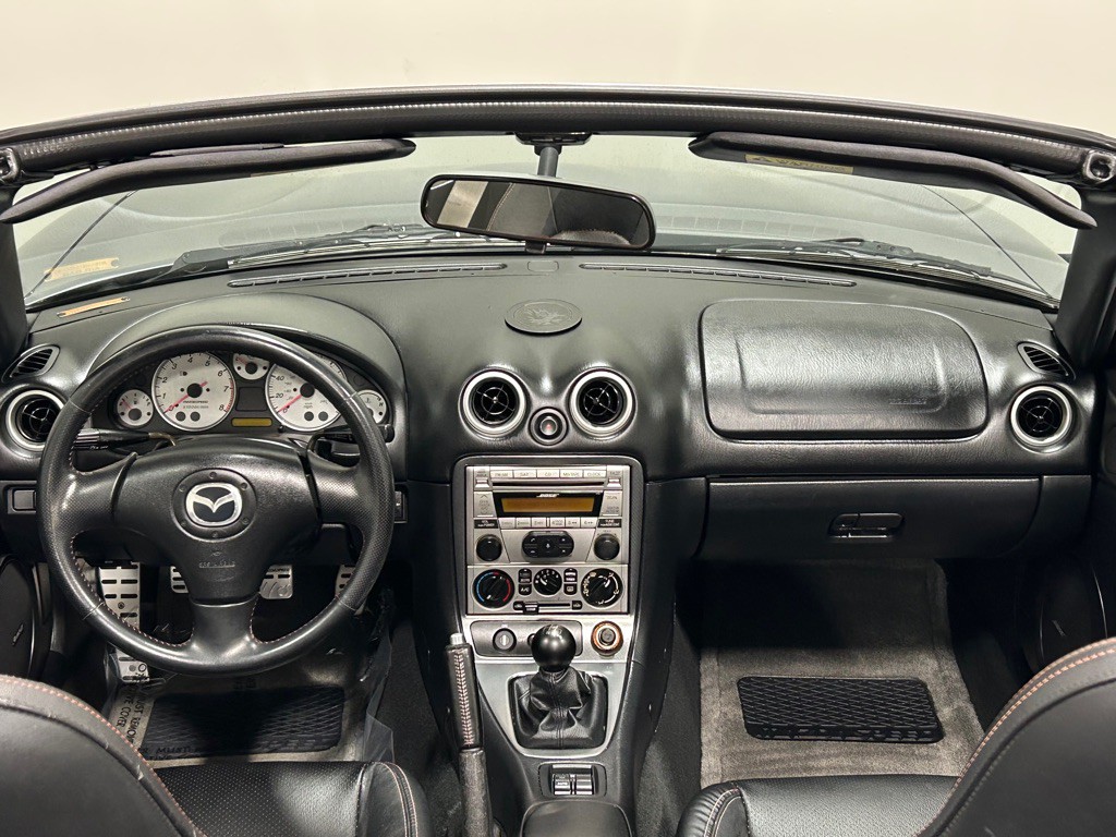 2004 Mazda MX-5 Miata Image 15