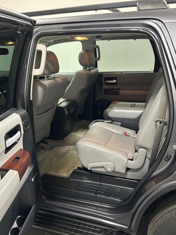 2011 Toyota Sequoia Image 9
