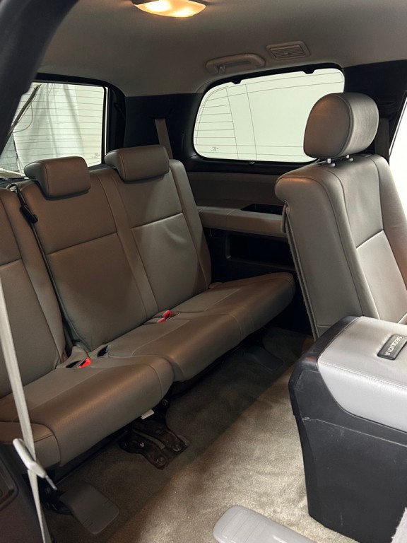 2011 Toyota Sequoia Image 11